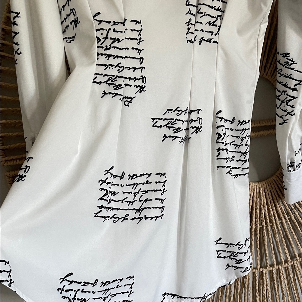 White button down collar Script-Print Mini Dress or Tunic Size XS